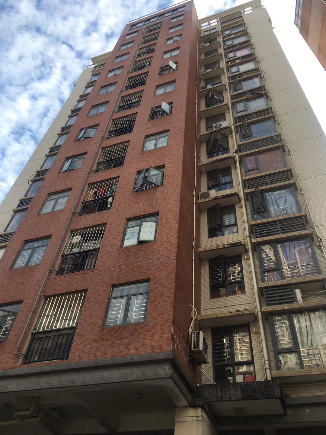 布吉村委統建樓