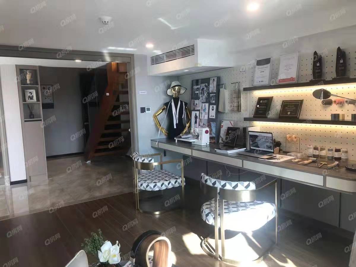 保利時區(qū)-均價18000元/平