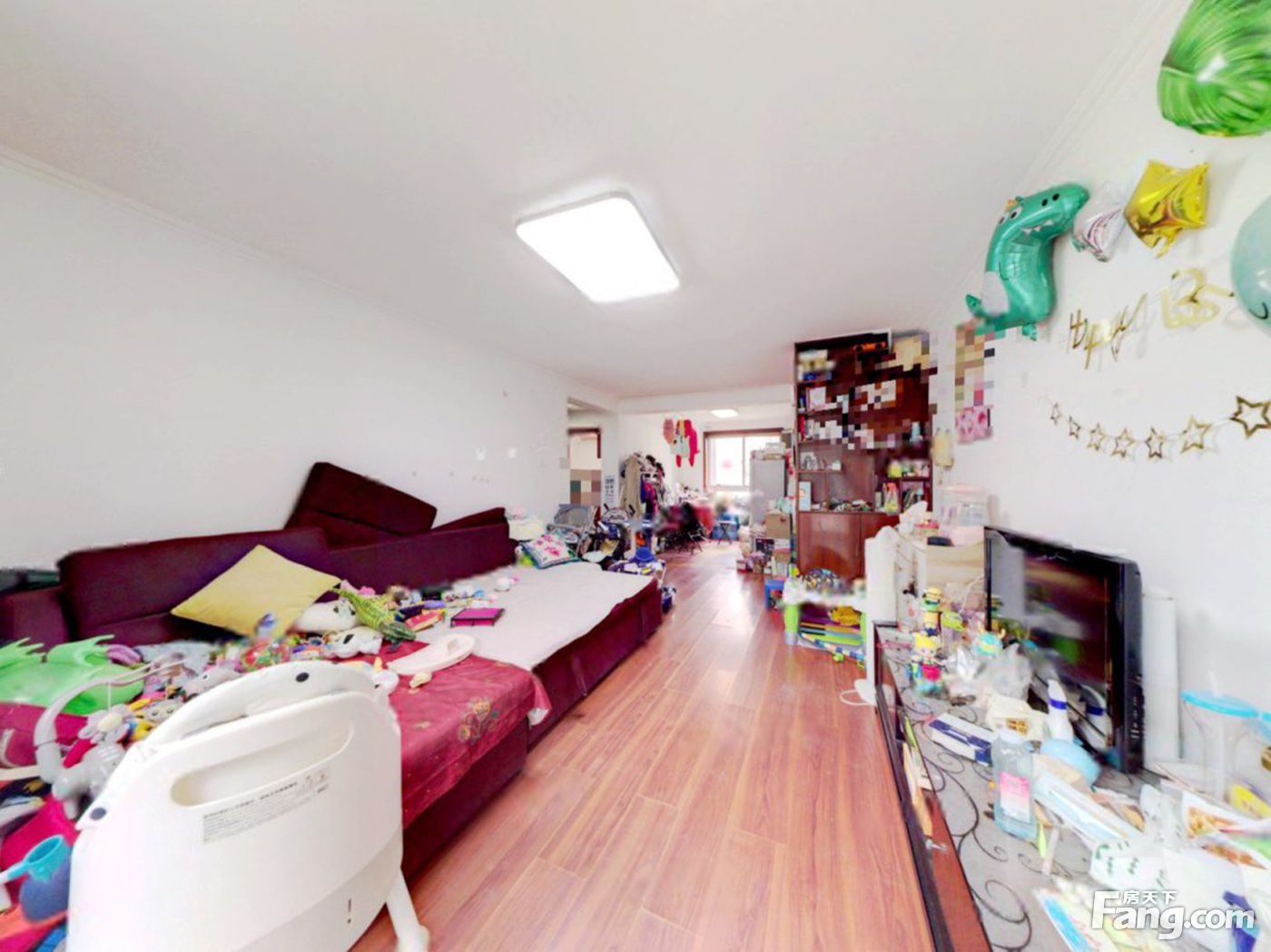 項(xiàng)目三公里內(nèi)有萬豪購物廣場