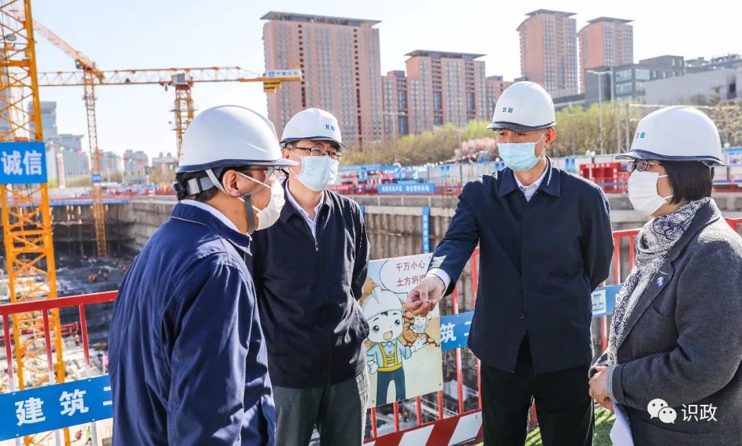 直接連通的新機場線地鐵站規?？氨缺本┱?></img></p>
<p><strong>我當年的錢能買三室</strong></p>
<p>1、剛教育工作不久，沒錢，便賣了個小的兩室，當時大國際形勢是買賣雙方行業，定金適當，樓盤更重要少，輪不到選，買了個二手的回遷房，有證，樓下居民樓2.4w左右，我這個便宜6000，雖然洋房通風還行，一咬牙，便買了。</p>
<p>2、當時月供與薪水一樣多，窮死了，買車一年后，房貸成倍增長，心理壓力總是有些，畢竟換教育工作了，距樓房較遠，準備工作勤奮養家要么將故鄉村上的沿街樓下手買二套，縣區上的沿街樓前幾年能賣78萬，這幾年一文不值了，，，經第一次買房子，我其實金濤的認識論卻是值得參見的，人要順勢而為，逆市要比乘勢花費更高的付出，投資收益卻不較大多，這不18年的新貨分散成功上市，我當年的錢能賣三室，再提個翻新頁，能買新東站4室兩廳了，但我賣的邊線算不上差，離著兩個商業區1000米。</p>
<p><strong><a href=