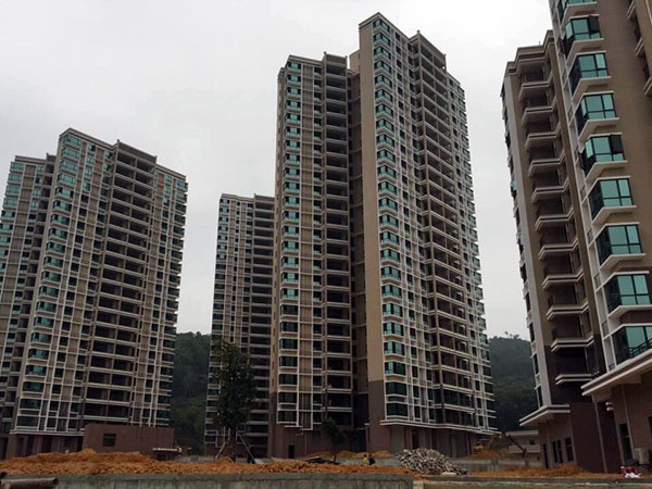 一位工作人員稱附近新建的統建樓很多