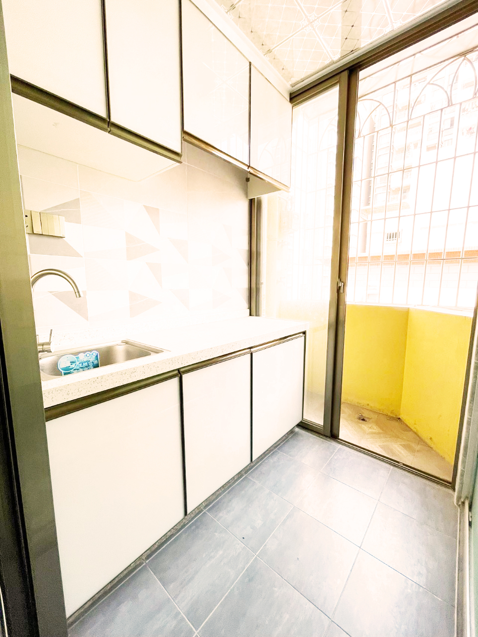 深圳石巖小產權房|云創大廈  68萬/套